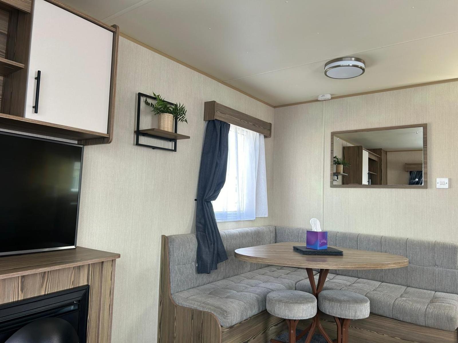 Blue Dolphin Holiday Park Gristhorpe Exterior foto