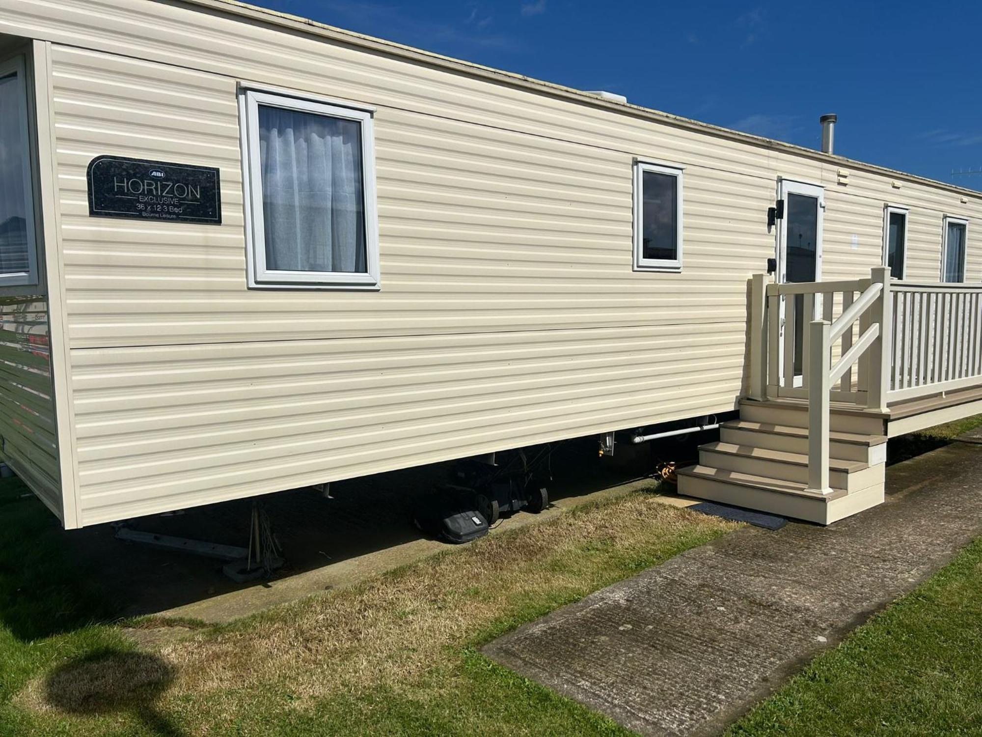 Blue Dolphin Holiday Park Gristhorpe Exterior foto